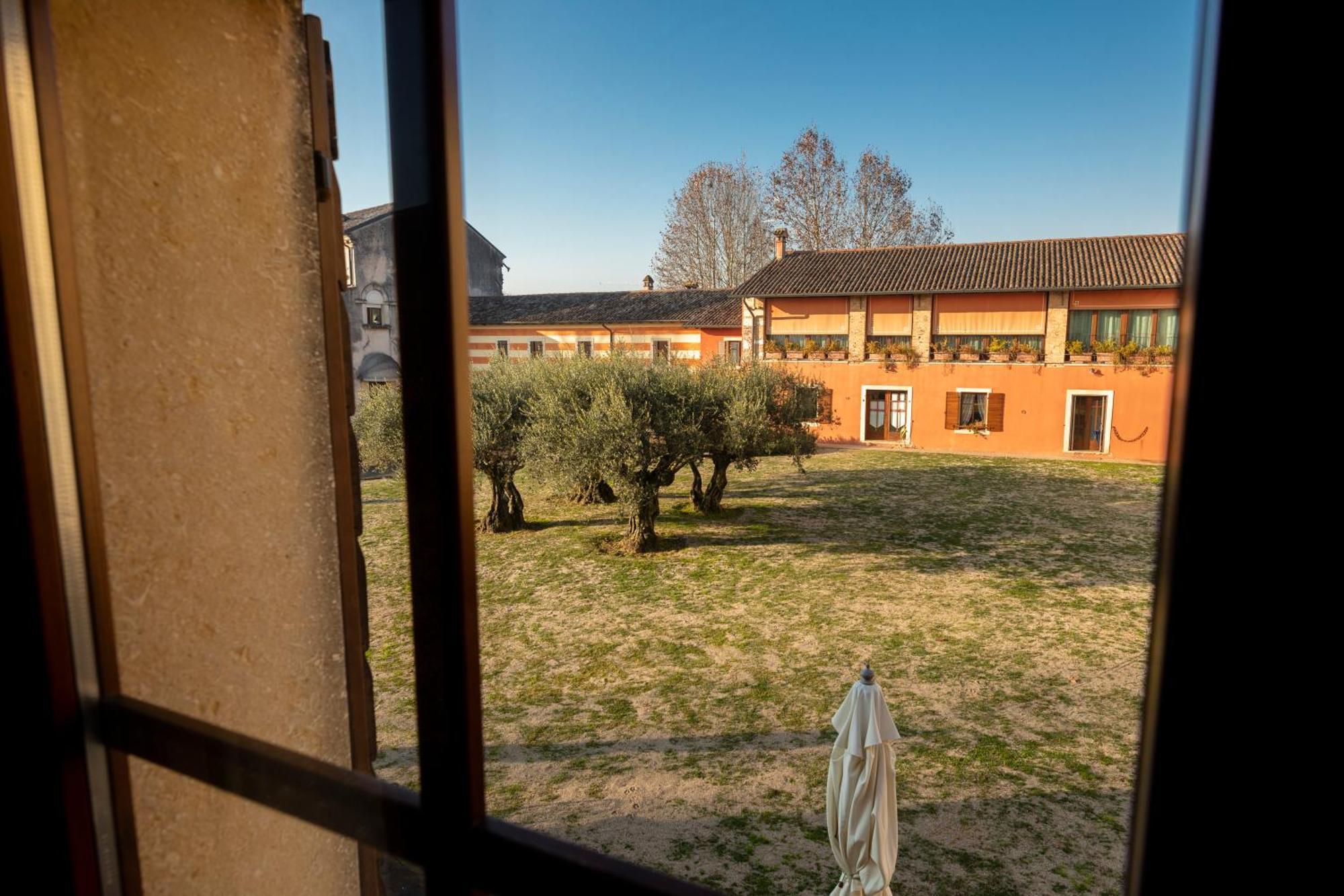 Gasthaus Musella Winery&Relais San Martino Buon Albergo Exterior foto